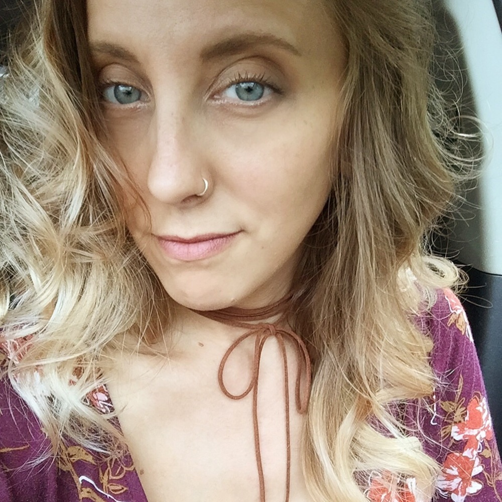 Meet your Posher, Danielle